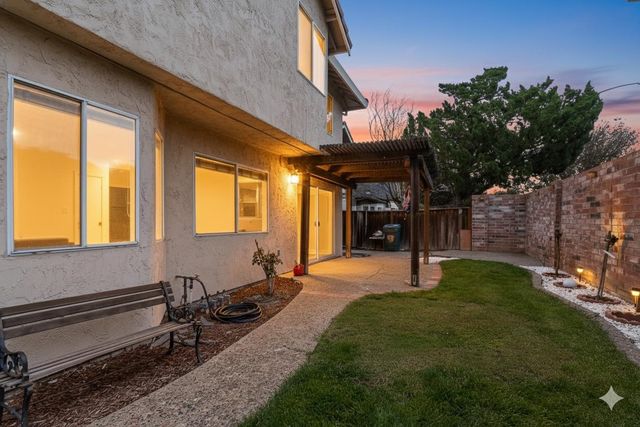 1974 Paradise Valley Ct, Tracy, CA 95376