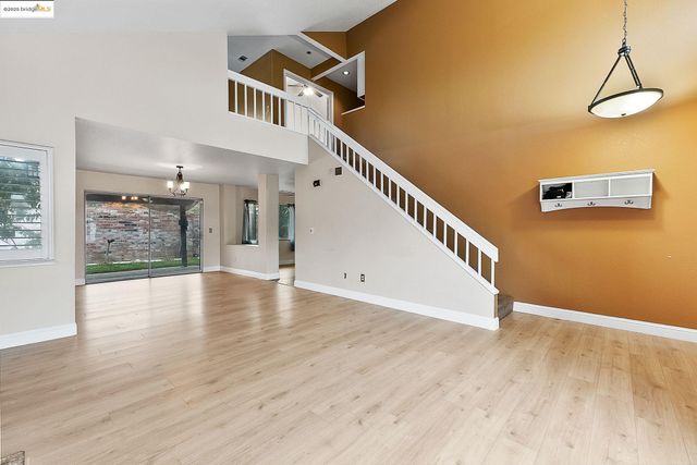 1974 Paradise Valley Ct, Tracy, CA 95376