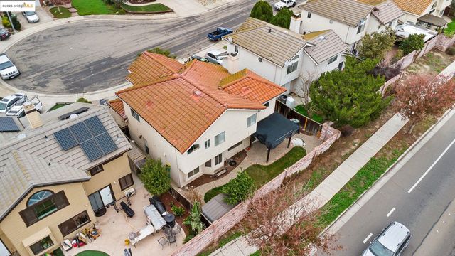1974 Paradise Valley Ct, Tracy, CA 95376