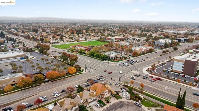 1974 Paradise Valley Ct, Tracy, CA 95376