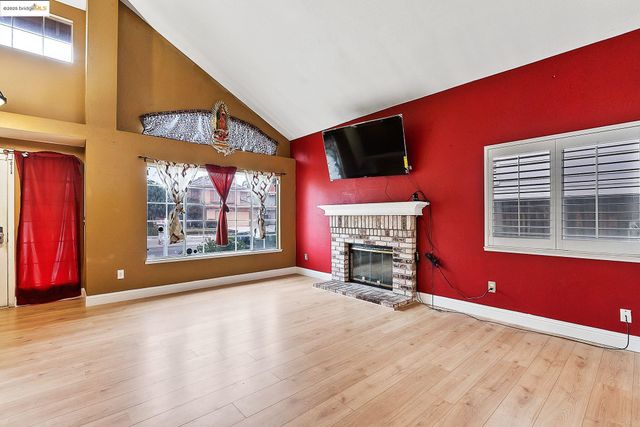 1974 Paradise Valley Ct, Tracy, CA 95376