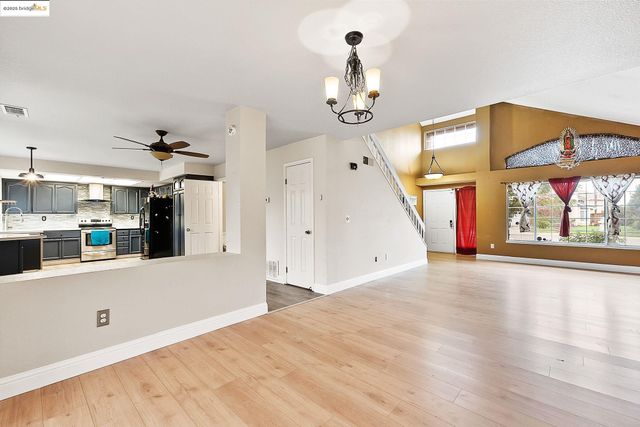 1974 Paradise Valley Ct, Tracy, CA 95376