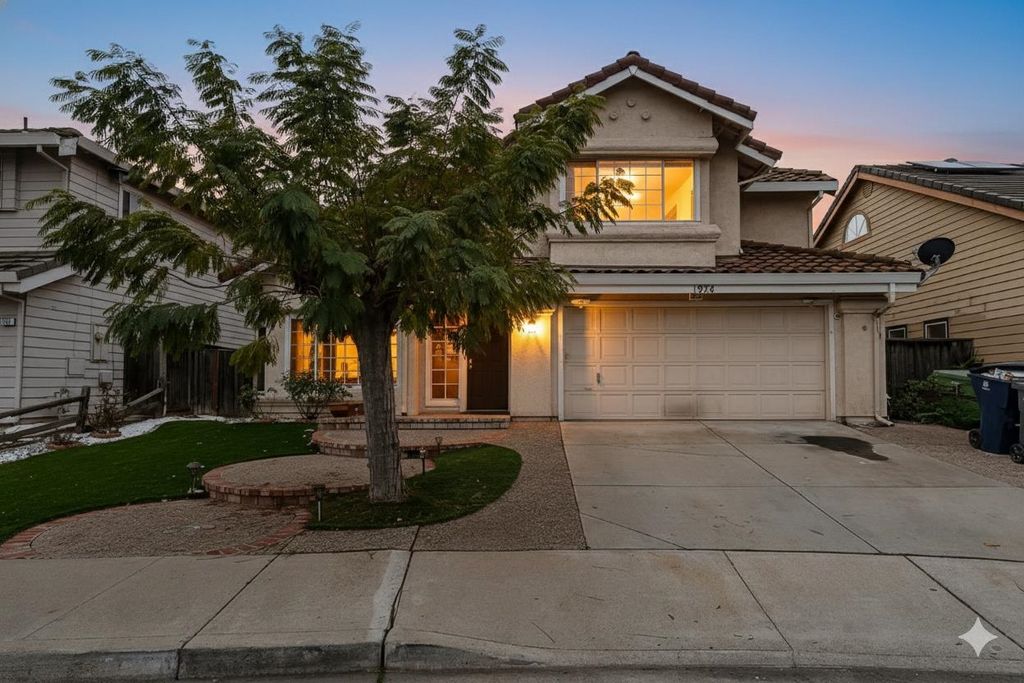 1974 Paradise Valley Ct, Tracy, CA 95376