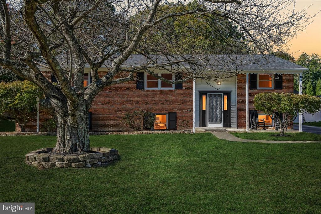 8316 WOODWARD ST, Savage, MD 20763