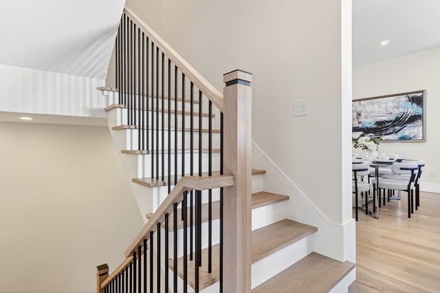 10 Pennsylvania Ave 1, Newton, MA 02461