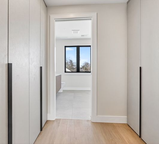 10 Pennsylvania Ave 1, Newton, MA 02461