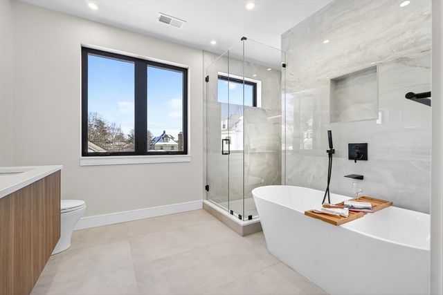 10 Pennsylvania Ave 1, Newton, MA 02461