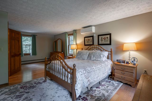 21 Marty Drive, Merrimack, NH 03054