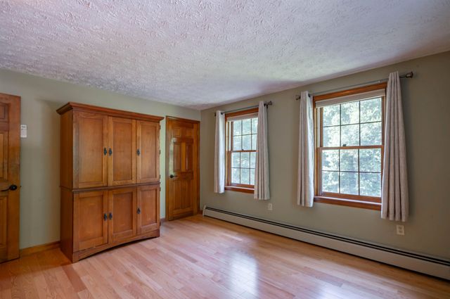 21 Marty Drive, Merrimack, NH 03054