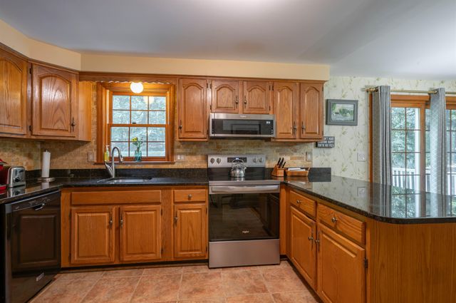 21 Marty Drive, Merrimack, NH 03054