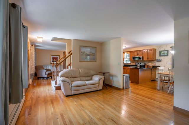 21 Marty Drive, Merrimack, NH 03054