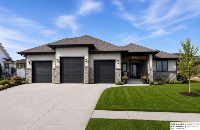 7810 N 167th Street, Bennington, NE 68007