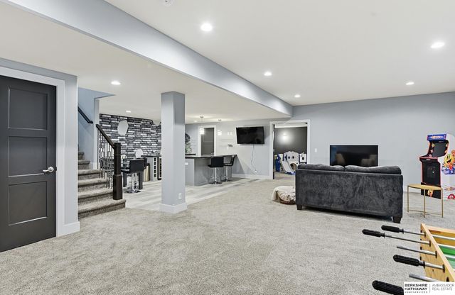 7810 N 167th Street, Bennington, NE 68007