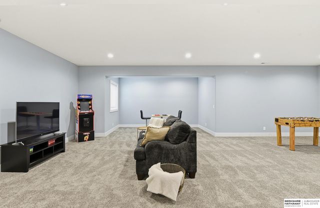 7810 N 167th Street, Bennington, NE 68007