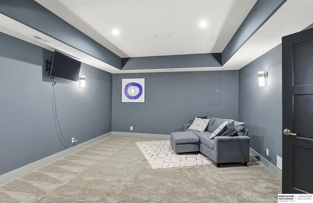 7810 N 167th Street, Bennington, NE 68007