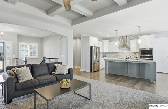 7810 N 167th Street, Bennington, NE 68007
