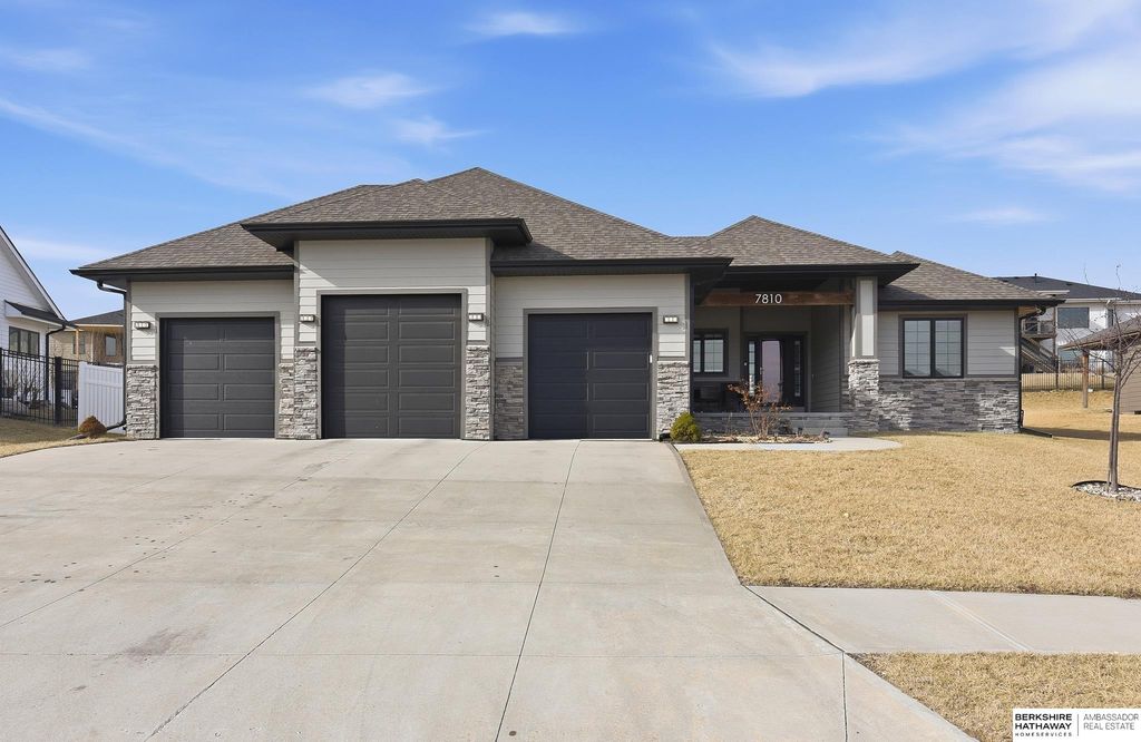 7810 N 167th Street, Bennington, NE 68007