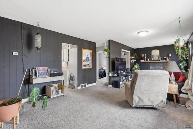 408 E ST ANNE, Rapid City, SD 57701