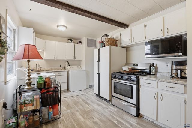 408 E ST ANNE, Rapid City, SD 57701