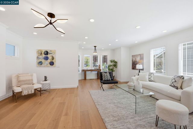 1036 Ramona Ave, Albany, CA 94706