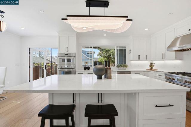 1036 Ramona Ave, Albany, CA 94706