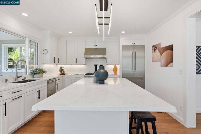 1036 Ramona Ave, Albany, CA 94706