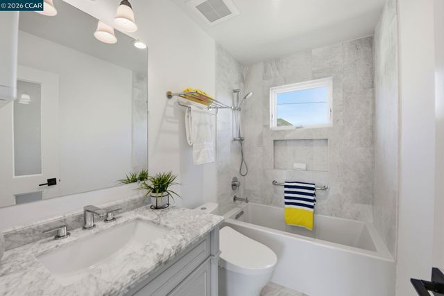 1036 Ramona Ave, Albany, CA 94706