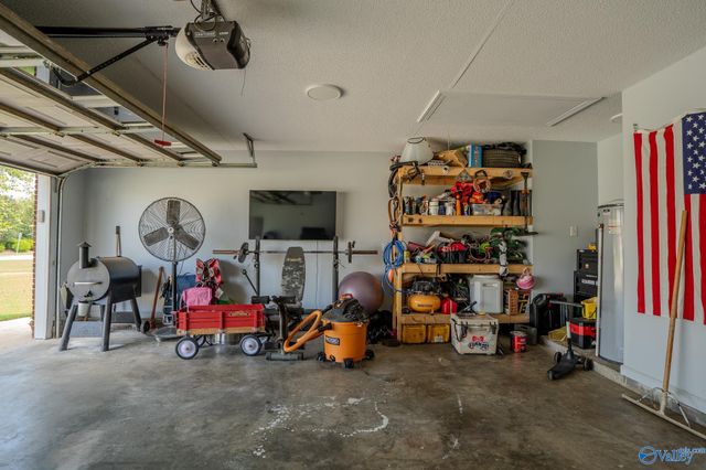 1404 Lake Pointe Drive SW, Decatur, AL 35603