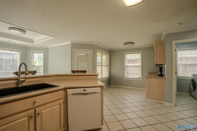 1404 Lake Pointe Drive SW, Decatur, AL 35603