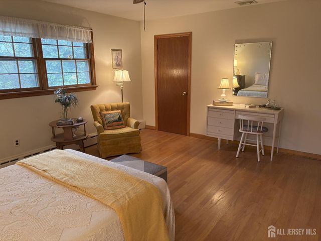 7 Walnut Street, East Brunswick, NJ 08816