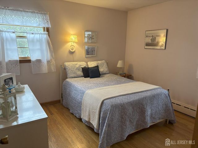 7 Walnut Street, East Brunswick, NJ 08816