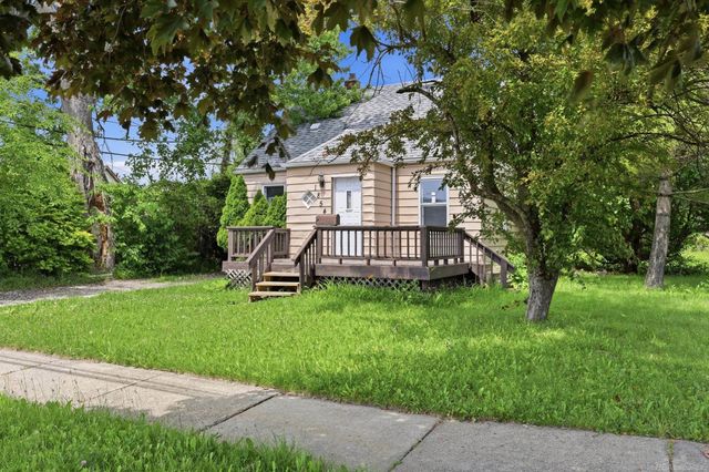 18545 Huntington Avenue, Harper Woods, MI 48225
