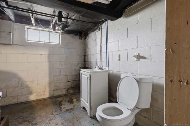 18545 Huntington Avenue, Harper Woods, MI 48225