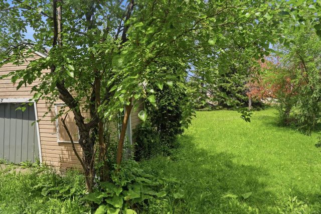 18545 Huntington Avenue, Harper Woods, MI 48225