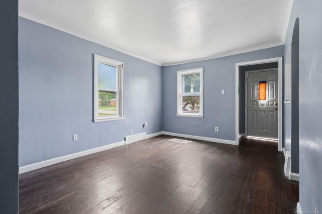18545 Huntington Avenue, Harper Woods, MI 48225