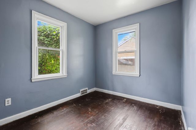 18545 Huntington Avenue, Harper Woods, MI 48225