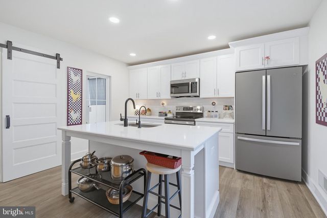 20 WILLOW ST, Lititz, PA 17543