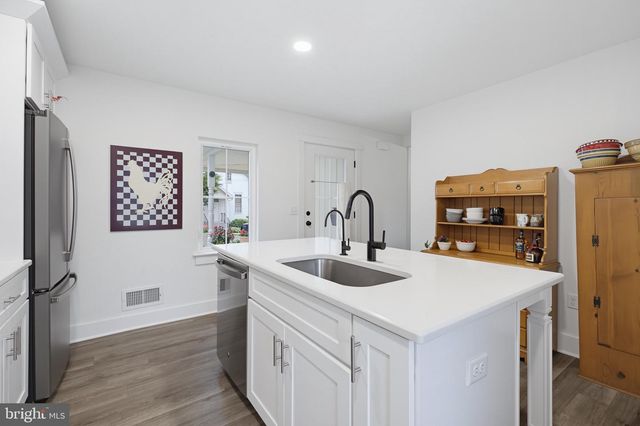 20 WILLOW ST, Lititz, PA 17543