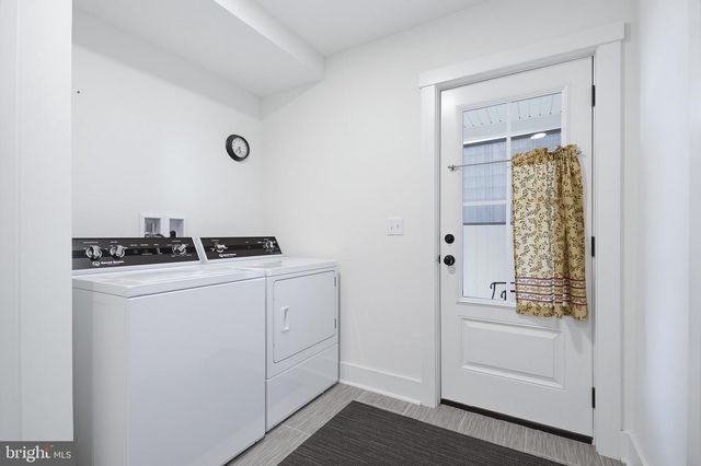 20 WILLOW ST, Lititz, PA 17543