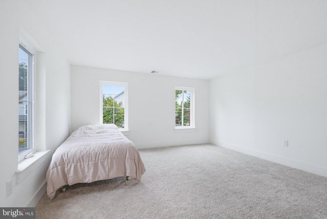 20 WILLOW ST, Lititz, PA 17543