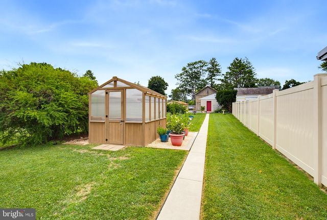 20 WILLOW ST, Lititz, PA 17543