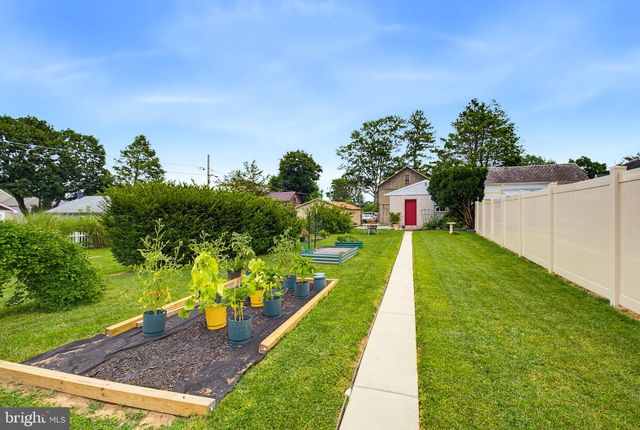 20 WILLOW ST, Lititz, PA 17543