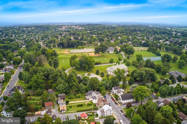 20 WILLOW ST, Lititz, PA 17543