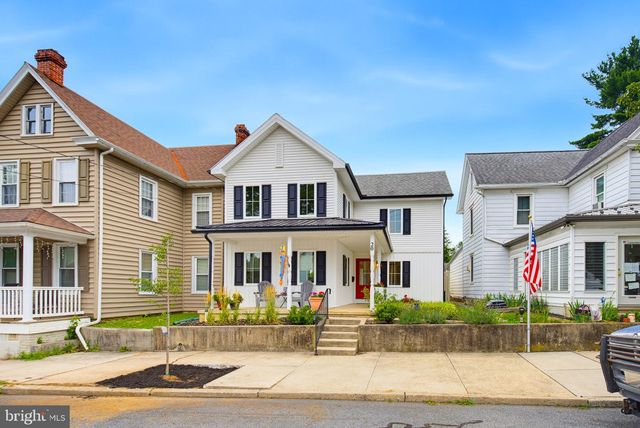 20 WILLOW ST, Lititz, PA 17543
