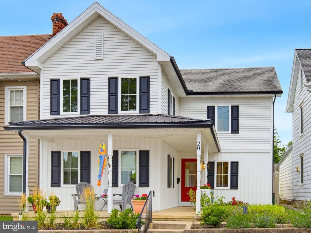 20 WILLOW ST, Lititz, PA 17543
