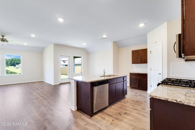 105 Chestnut Oak Drive, Lafayette, LA 70507