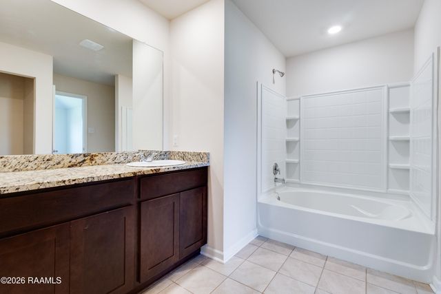105 Chestnut Oak Drive, Lafayette, LA 70507