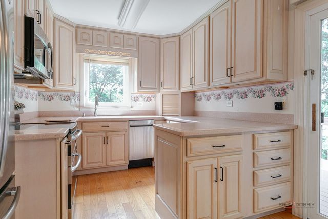 39152 N West End Drive, Spring Grove, IL 60081