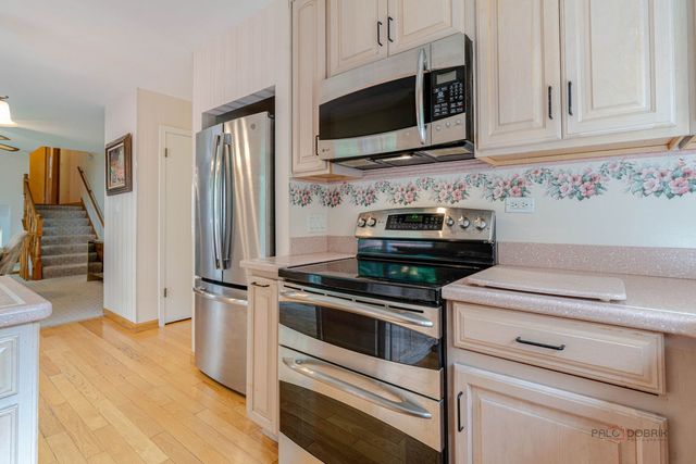 39152 N West End Drive, Spring Grove, IL 60081