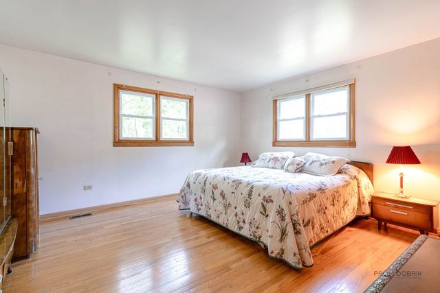 39152 N West End Drive, Spring Grove, IL 60081